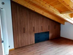 armadiatura sottotetto legno scuro